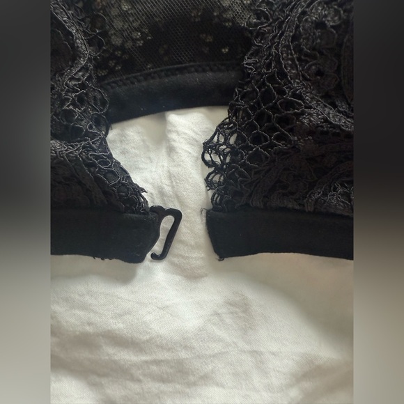 Victoria's Secret Black Lace Bra - Small - Picture 2 of 6